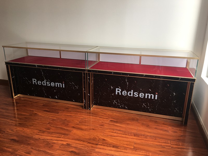 Redsemi玻璃精品展示柜—鴻鈦展示 Redsemi玻璃精品展示柜—鴻鈦展示