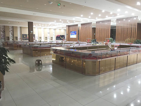 鴻鈦助您挑選玻璃珠寶展示柜 鴻鈦助您挑選玻璃珠寶展示柜