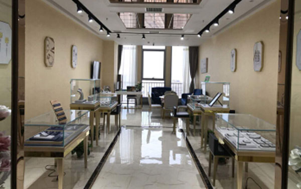 珠寶展示柜廠家優秀具備的三個特質