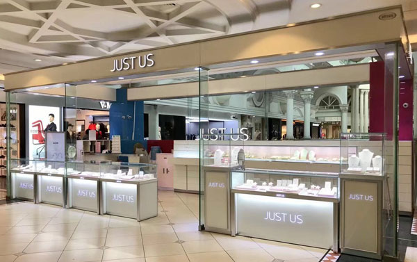 商場飾品展柜定制 商場飾品展柜定制