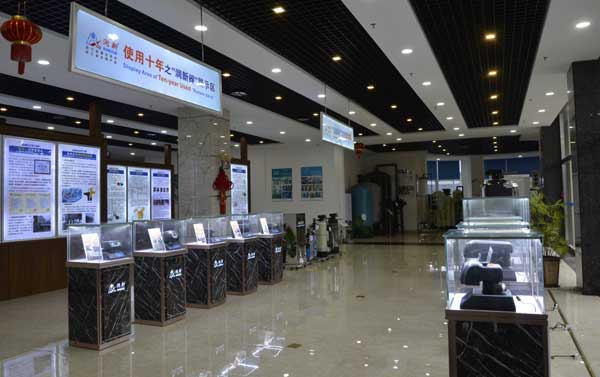 玻璃展示柜有什么優(yōu)點?