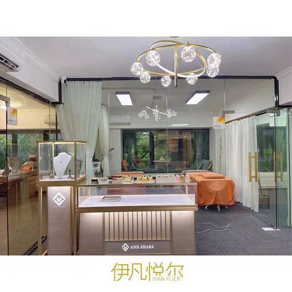 定做珠寶展柜應考慮整體效果